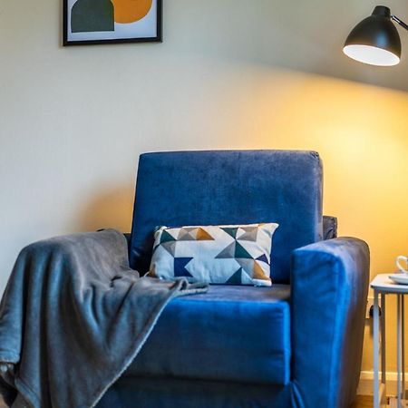 Grange Studio Apartment - Heathrow Staines-upon-Thames Zewnętrze zdjęcie