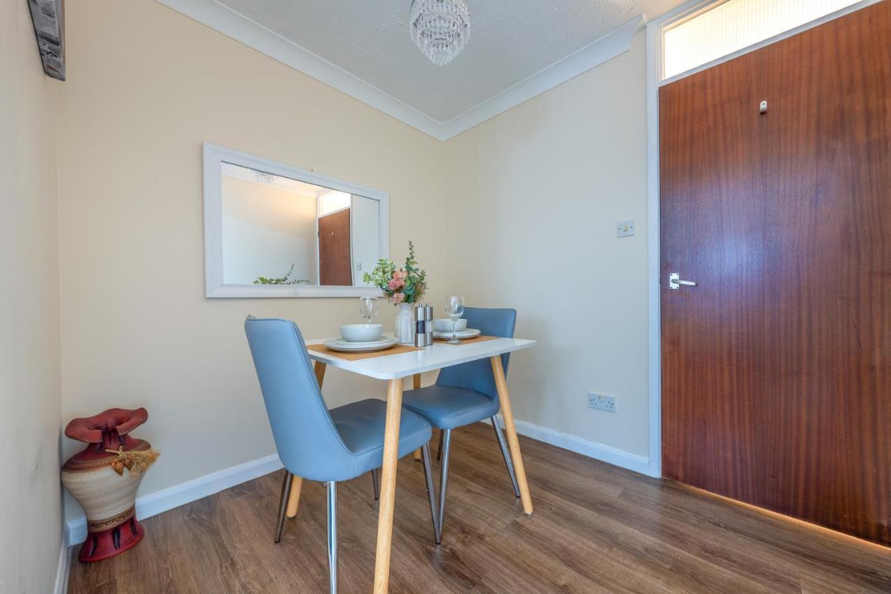 Grange Studio Apartment - Heathrow Staines-upon-Thames Zewnętrze zdjęcie