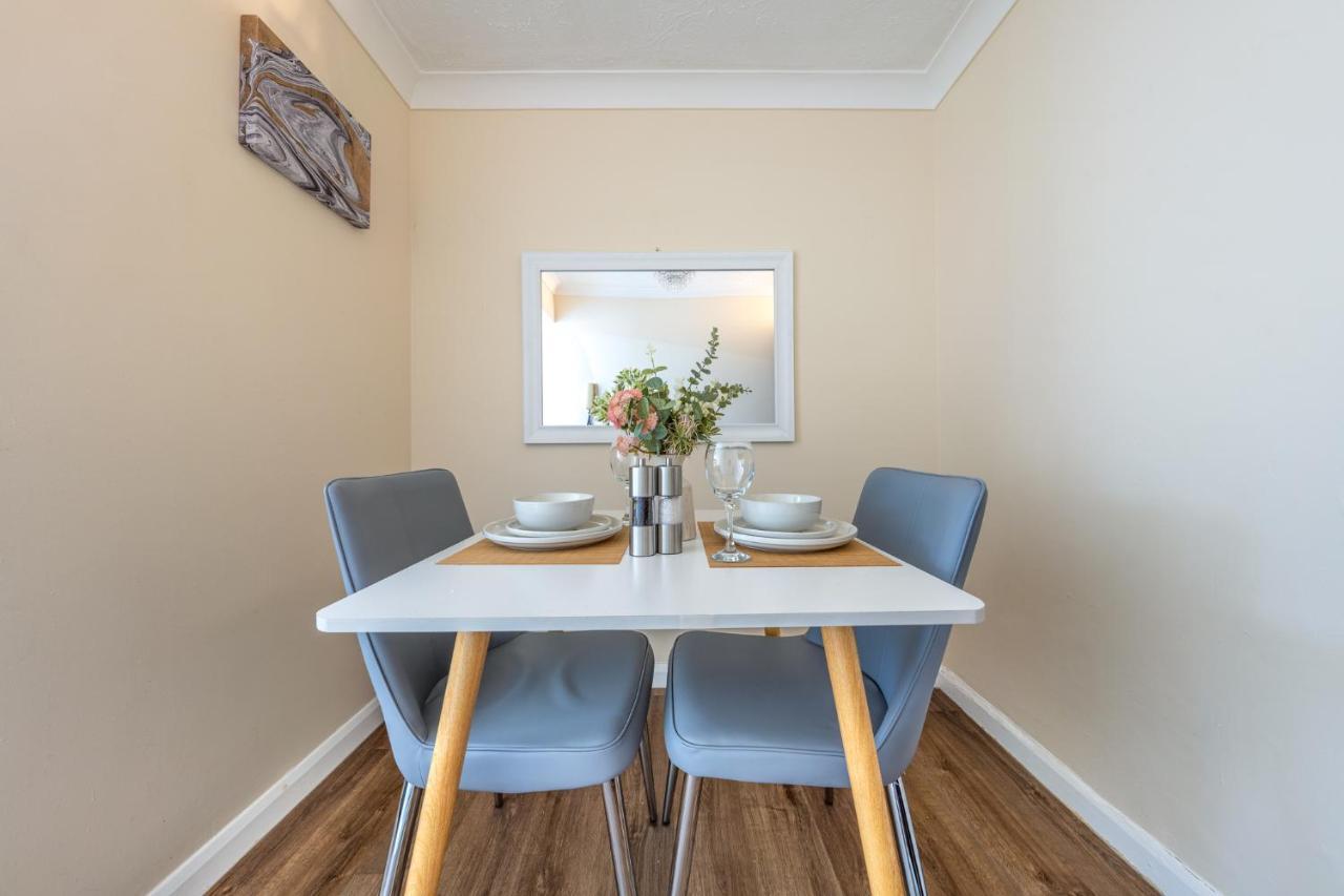 Grange Studio Apartment - Heathrow Staines-upon-Thames Zewnętrze zdjęcie