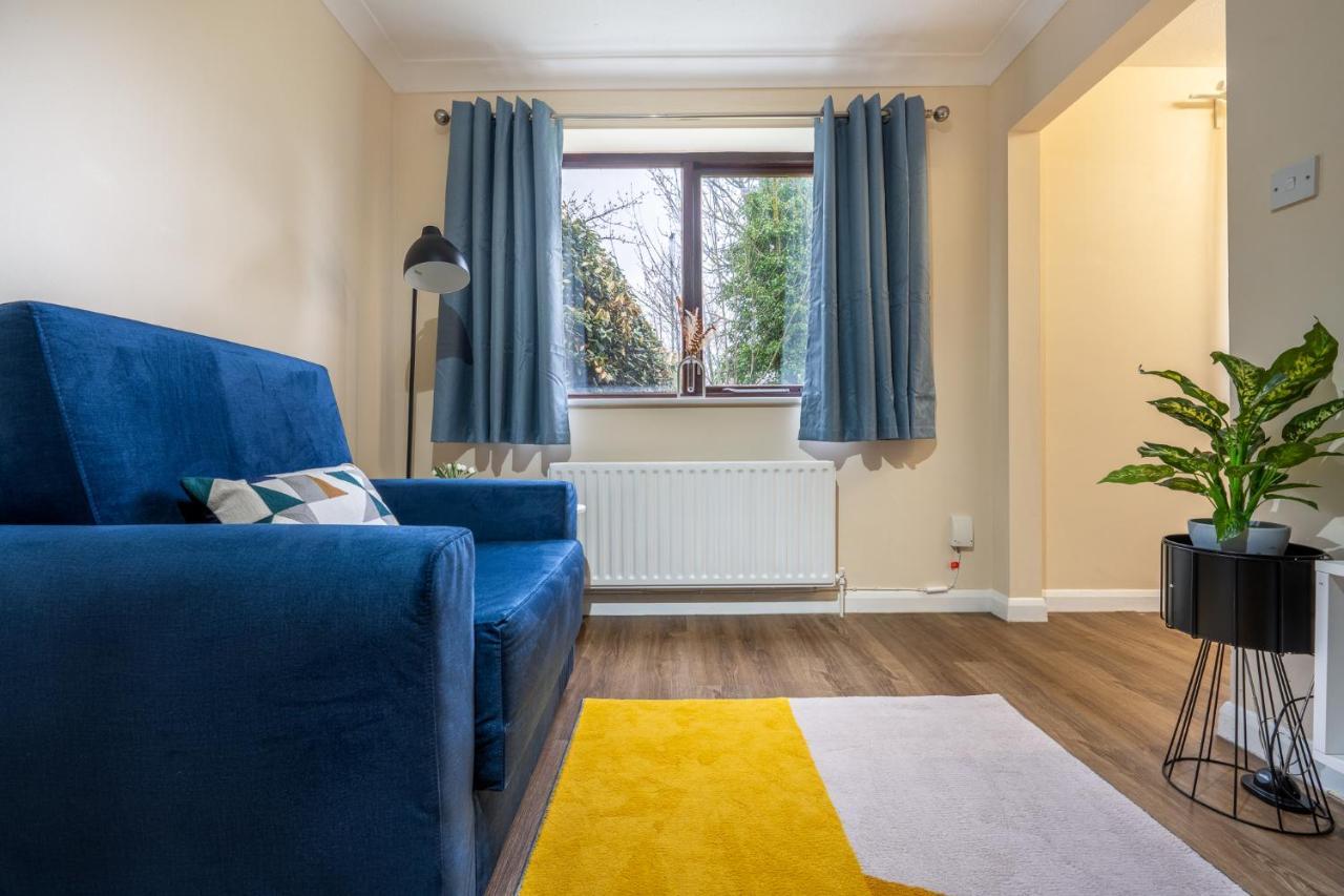 Grange Studio Apartment - Heathrow Staines-upon-Thames Zewnętrze zdjęcie