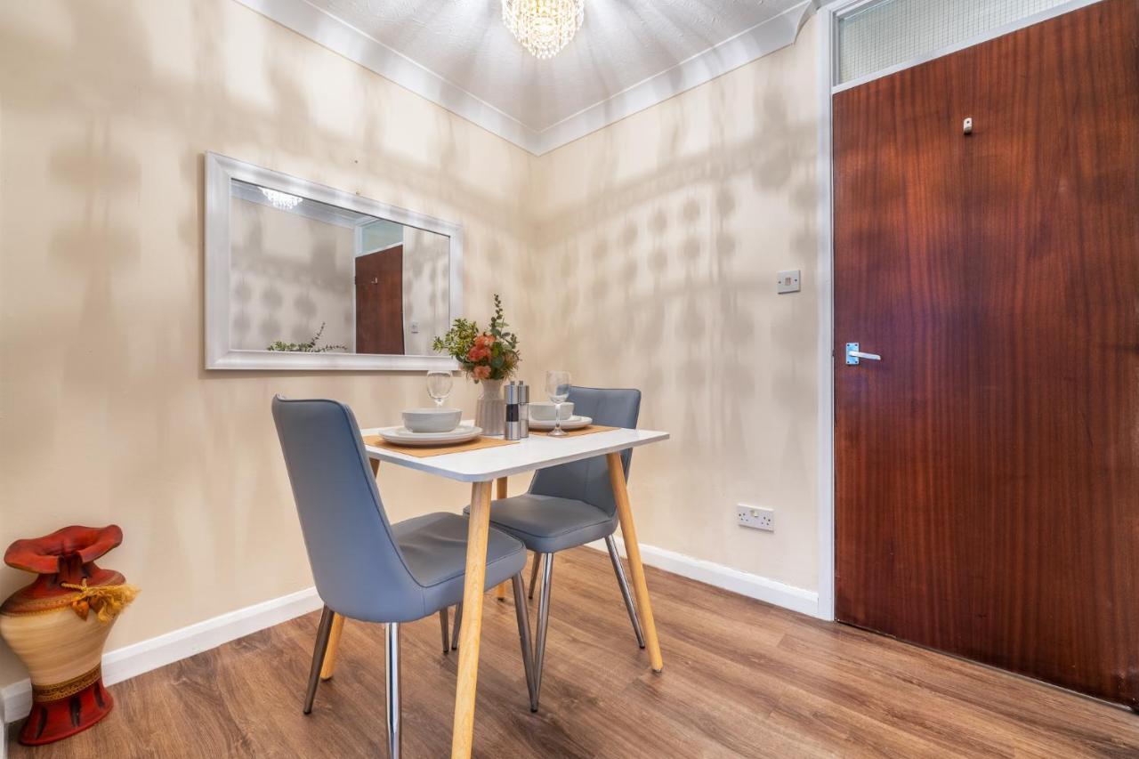 Grange Studio Apartment - Heathrow Staines-upon-Thames Zewnętrze zdjęcie
