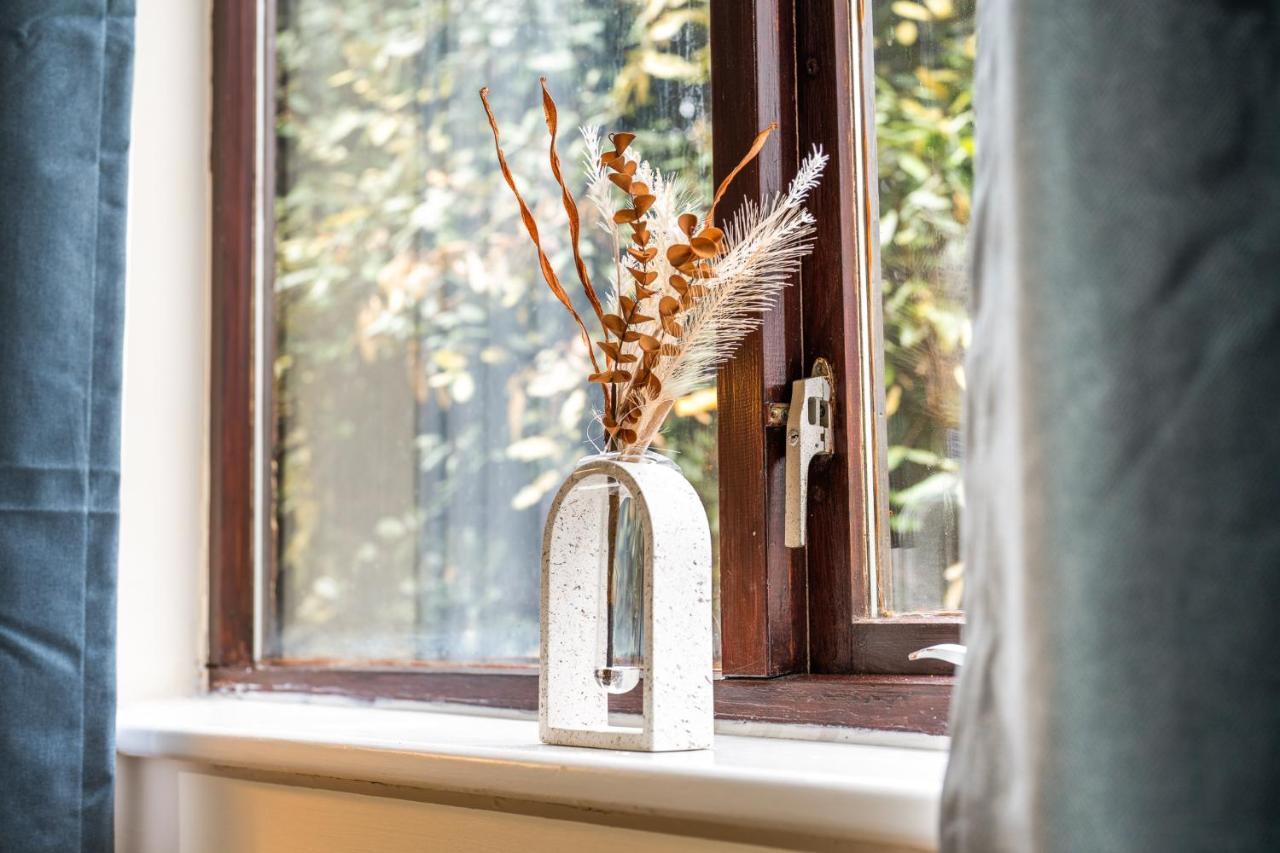 Grange Studio Apartment - Heathrow Staines-upon-Thames Zewnętrze zdjęcie