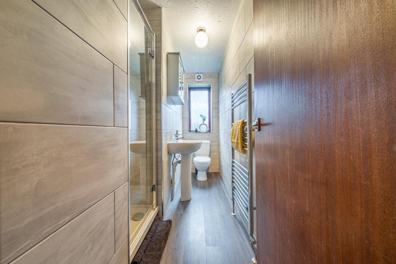 Grange Studio Apartment - Heathrow Staines-upon-Thames Zewnętrze zdjęcie